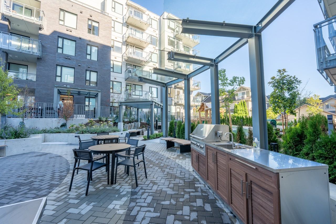 Seasons - Photo 3 of 42