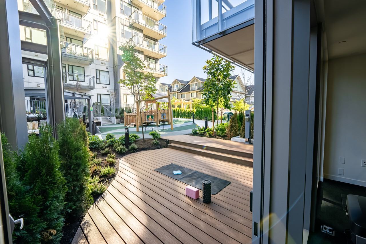 Seasons - Photo 5 of 42