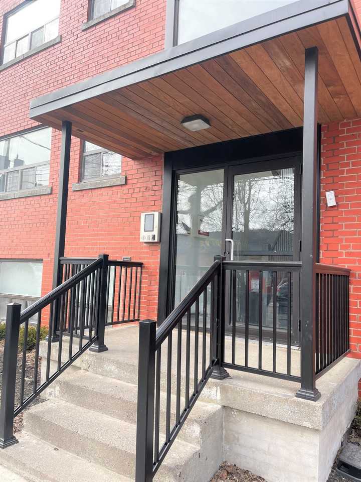 8 Castleton Avenue - Photo 3 of 16