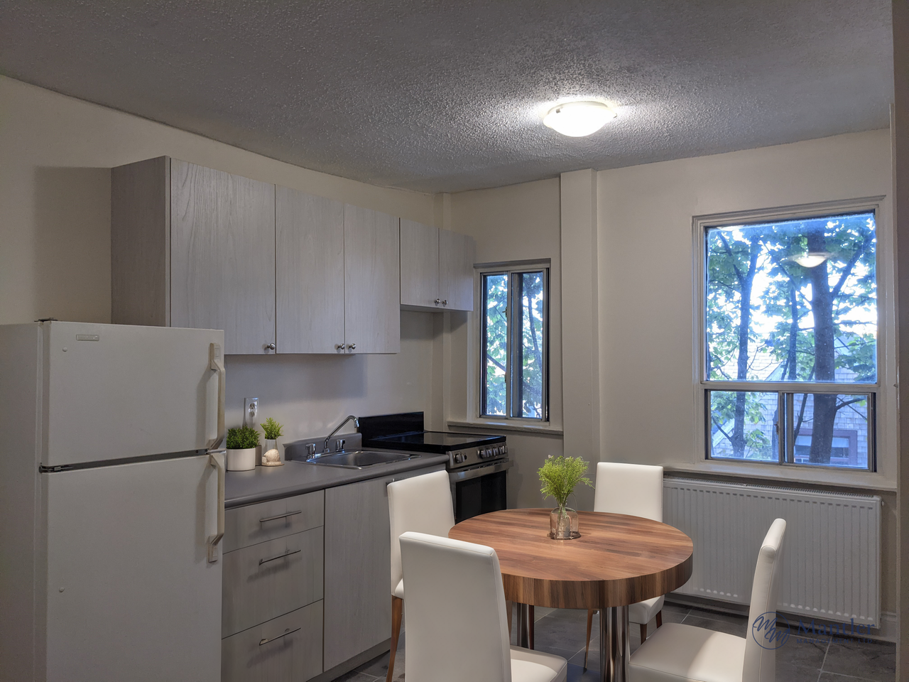 Robina Suites - 22 Robina Ave - Photo 5 of 8