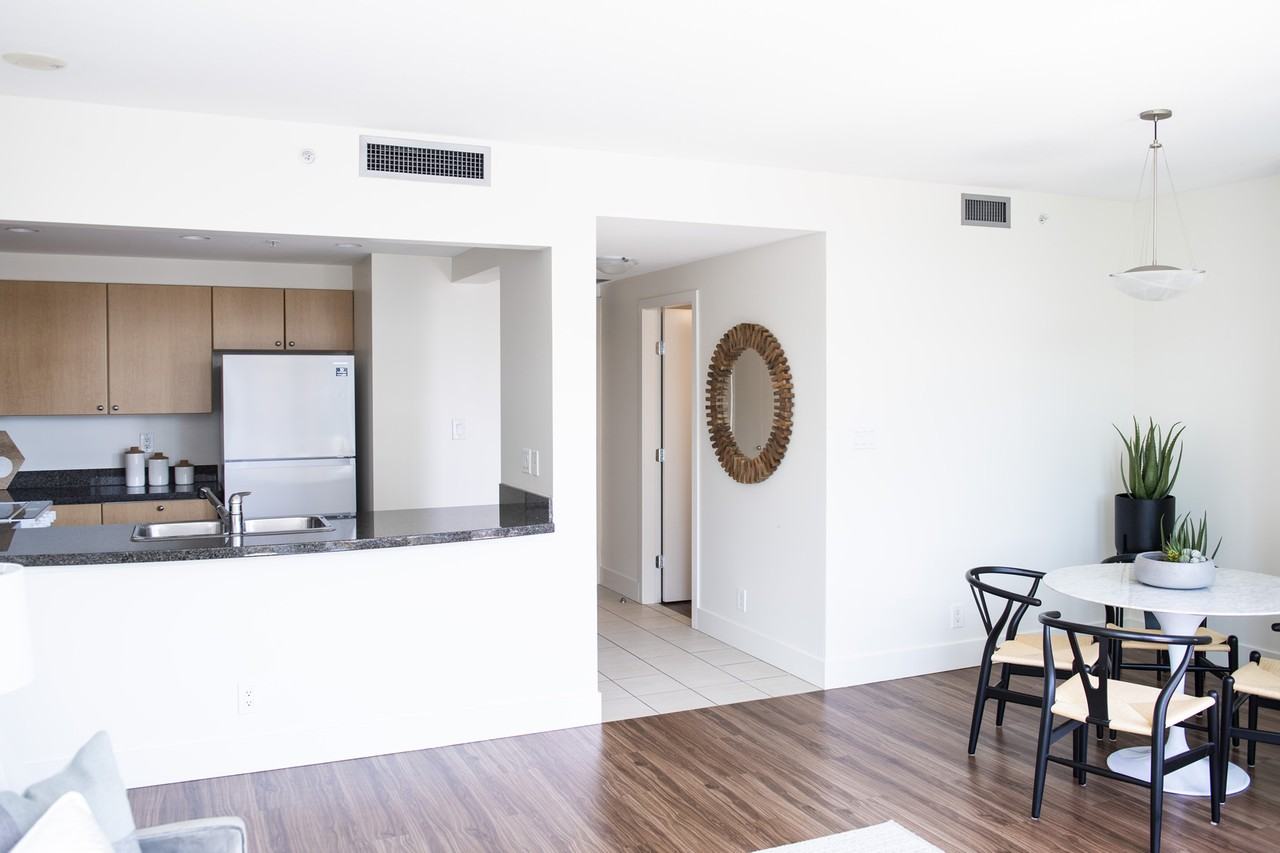 Bayshore Outlook - Photo 6 of 18