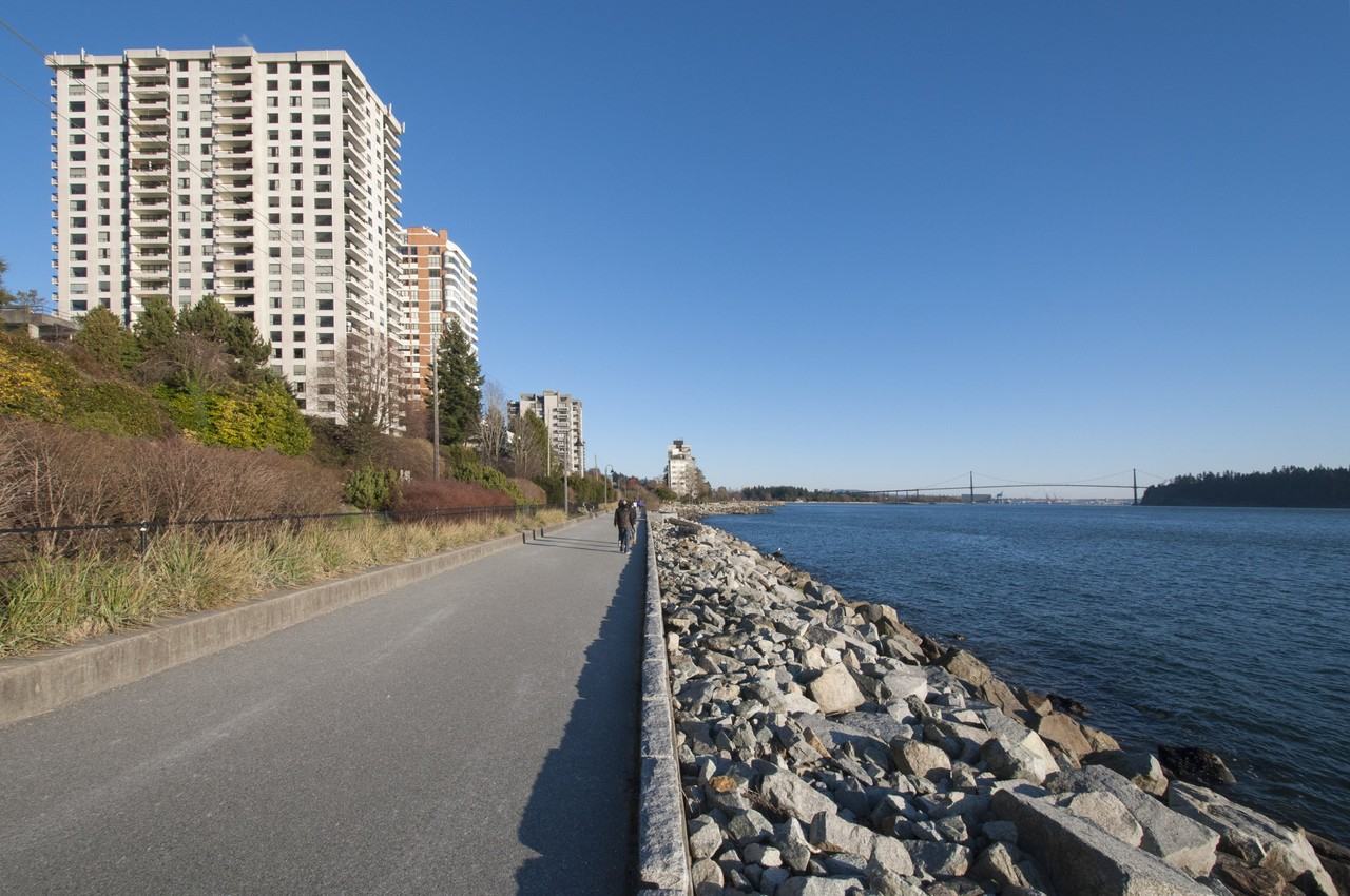 Shorewood Manor - West Vancouver - Photo 2 of 28