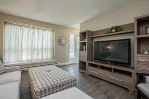 featured image of 77 Manitou Cres W