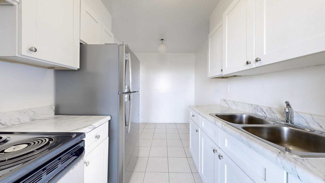 601 Finch Ave. W - Photo 2 of 16