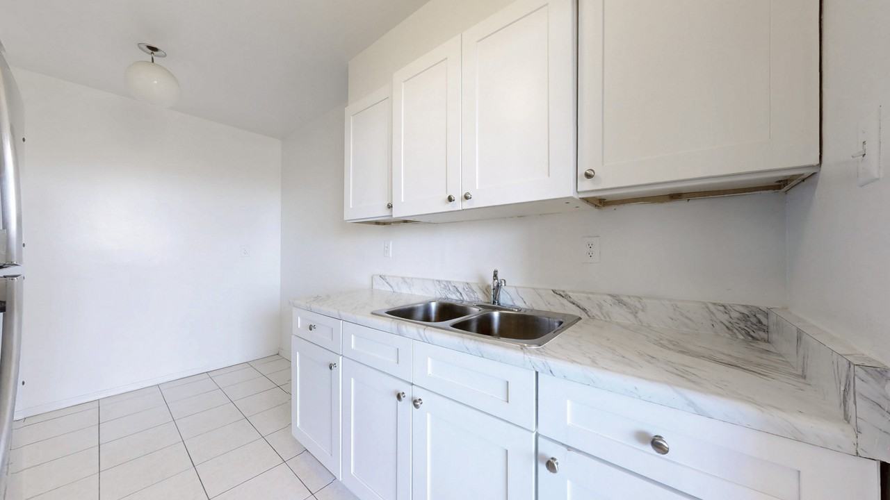 601 Finch Ave. W - Photo 3 of 16