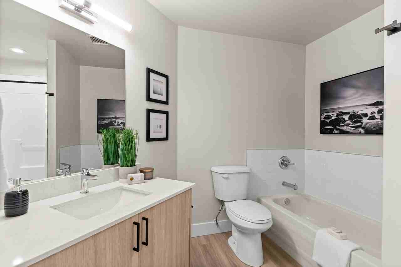 The Churchill Apartments - Photo 5 of 50