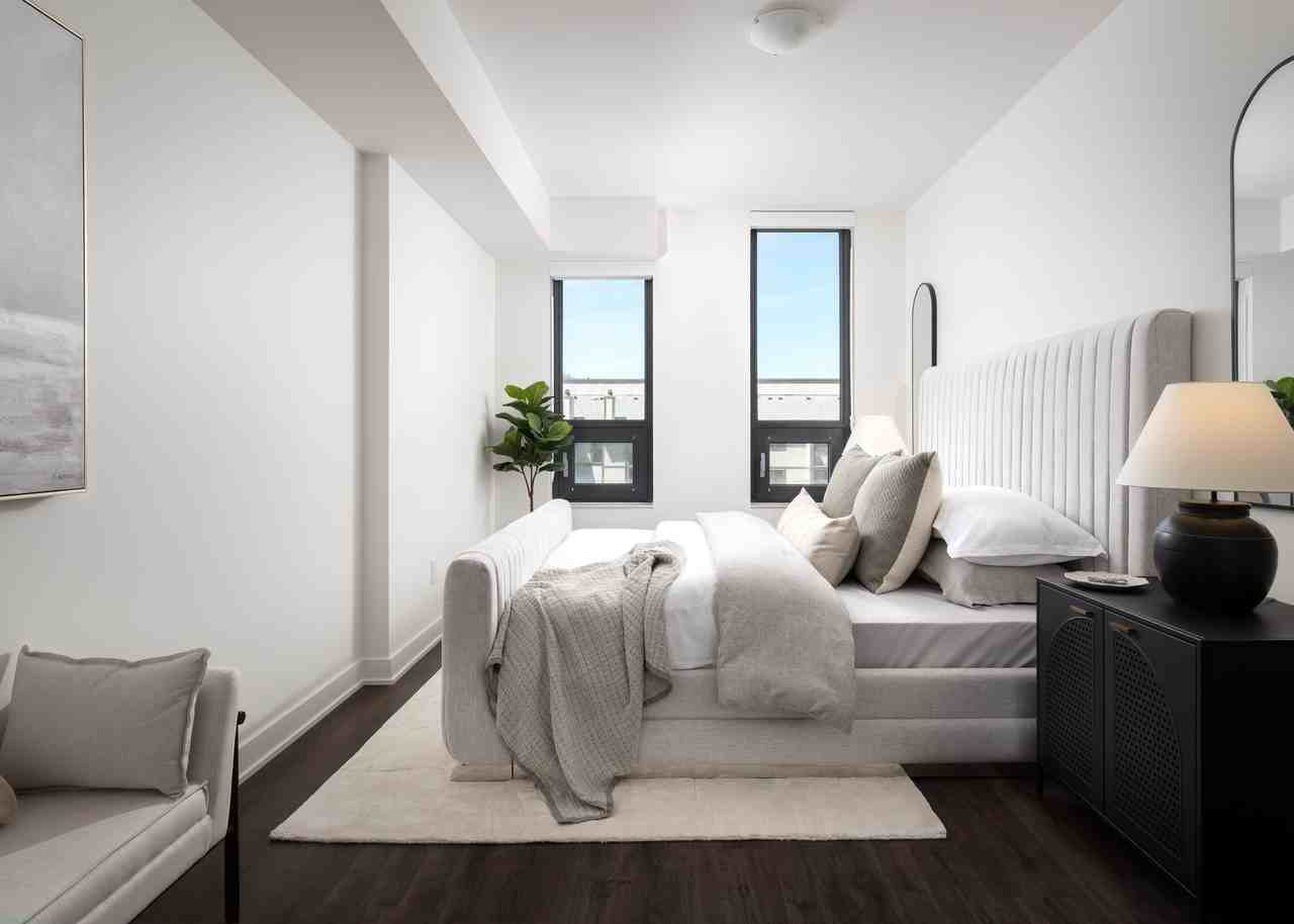 Brightstone - Photo 7 of 19