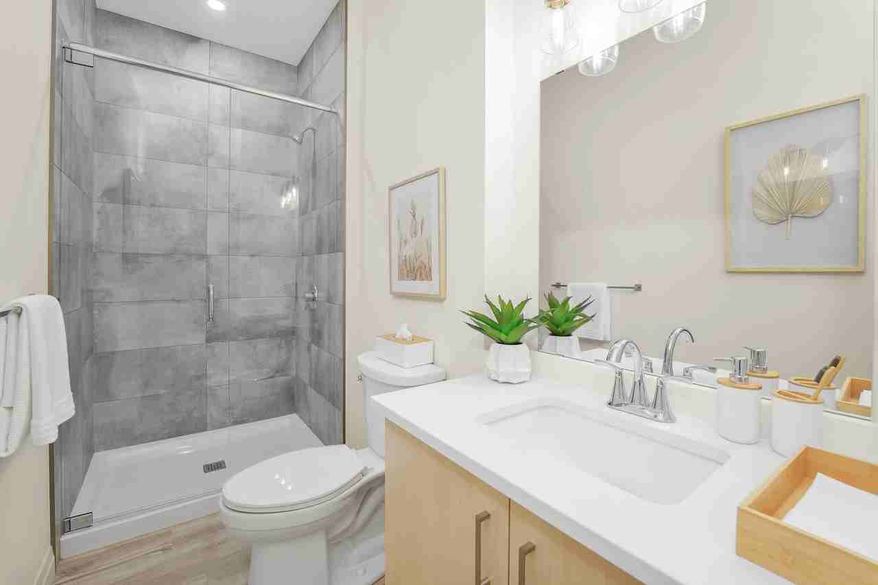 301 Westmount Road W - Photo 4 of 50