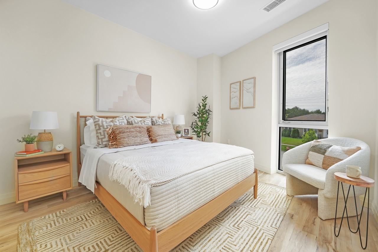 301 Westmount Road W - Photo 5 of 50