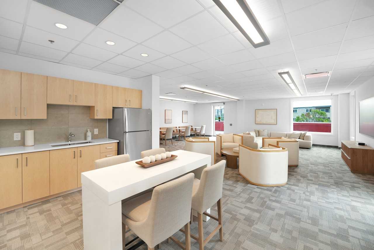 301 Westmount Road W - Photo 7 of 50