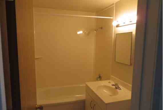 Weatherstone Place Townhome - Photo 5 of 6