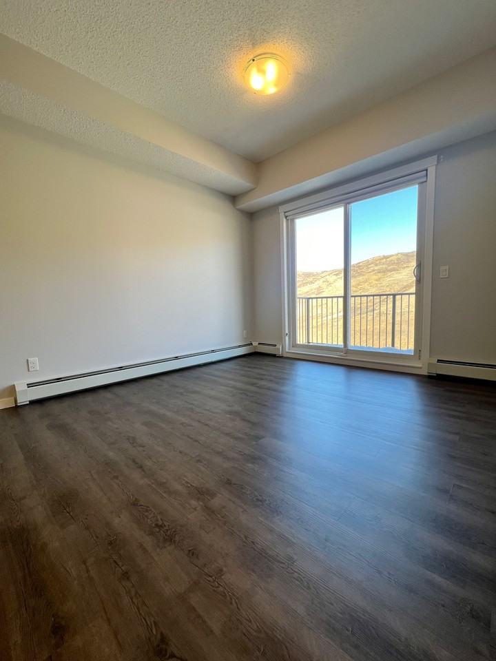 The Milroy - Photo 7 of 21