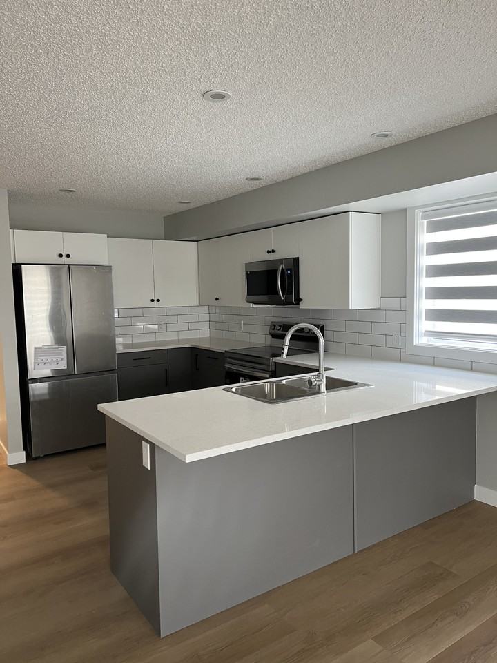 Mid Block - Photo 2 of 8