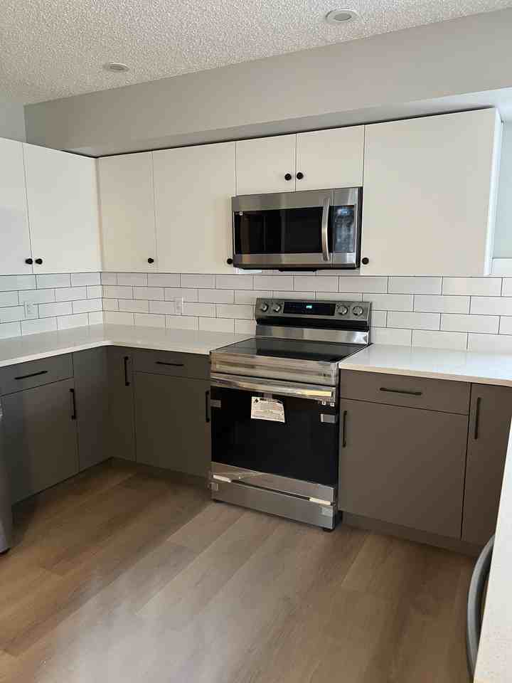 Mid Block - Photo 4 of 8