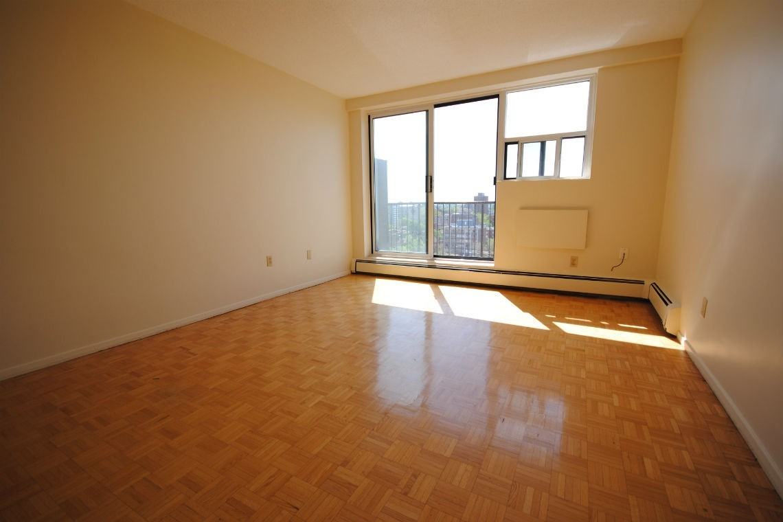 335 MacLaren St. - Photo 7 of 50