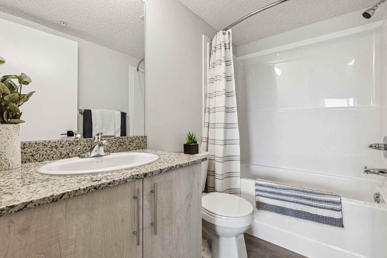 Emerald Sky - Photo 7 of 50