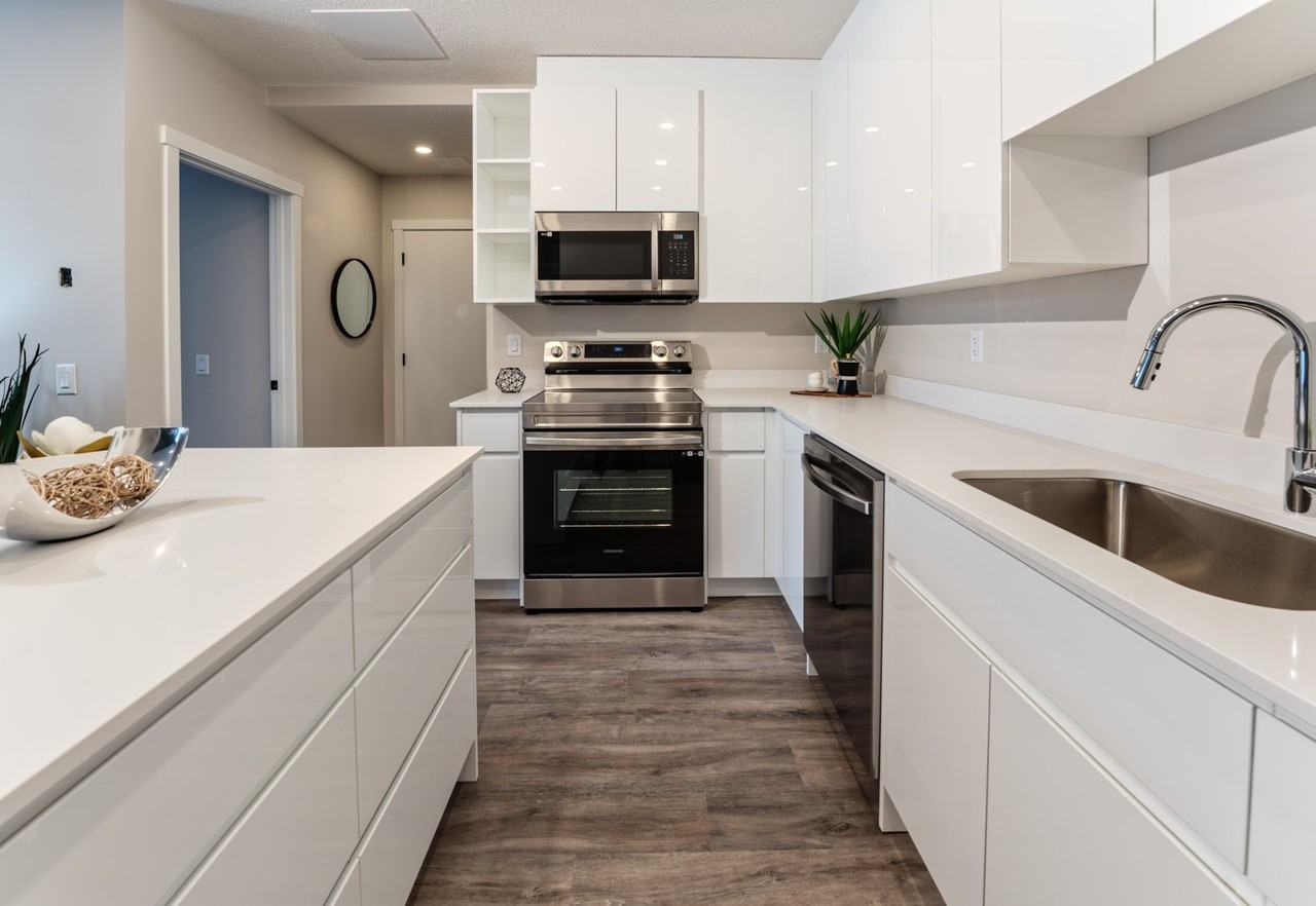 Solo on 4th - Photo 7 of 29