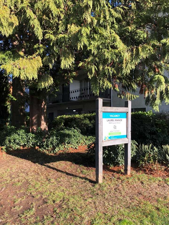 Laurel Manor - Photo 3 of 3