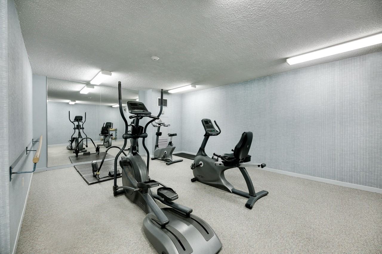 220 Steeles Avenue West - Photo 5 of 50