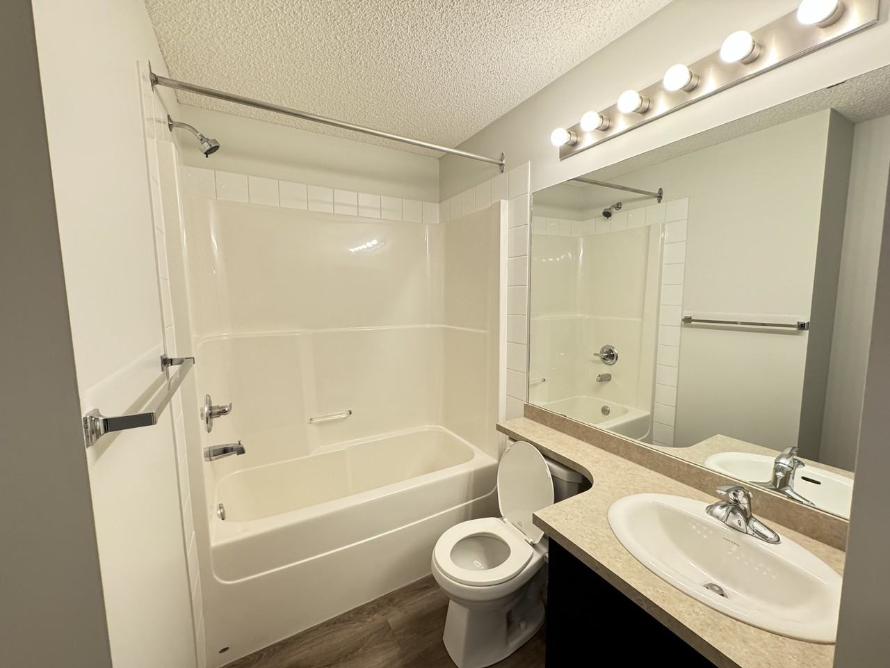 Lake Ridge Apartments - Photo 7 of 50