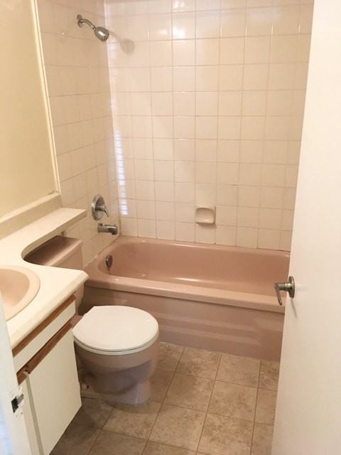 Oak Manor - Photo 5 of 9