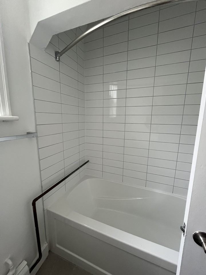 310 Speedvale Avenue East - Photo 6 of 7