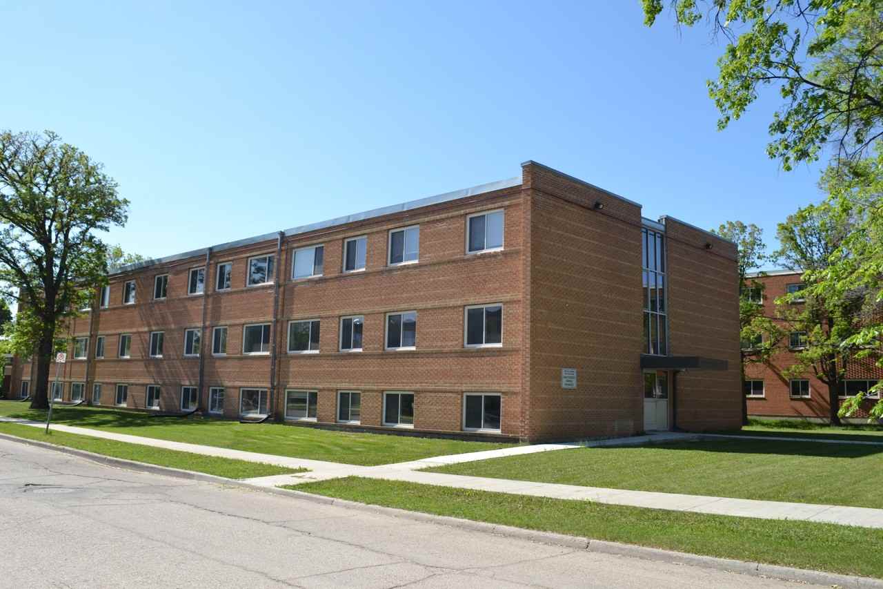 290 Maxwell - Photo 2 of 19