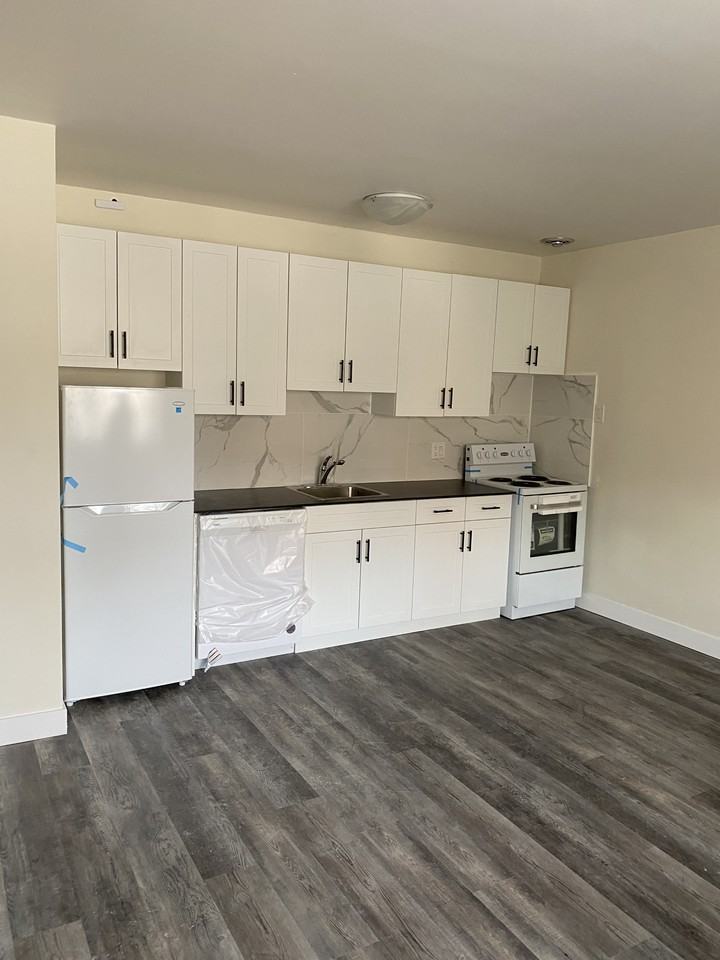 275 Nassau - Photo 2 of 11