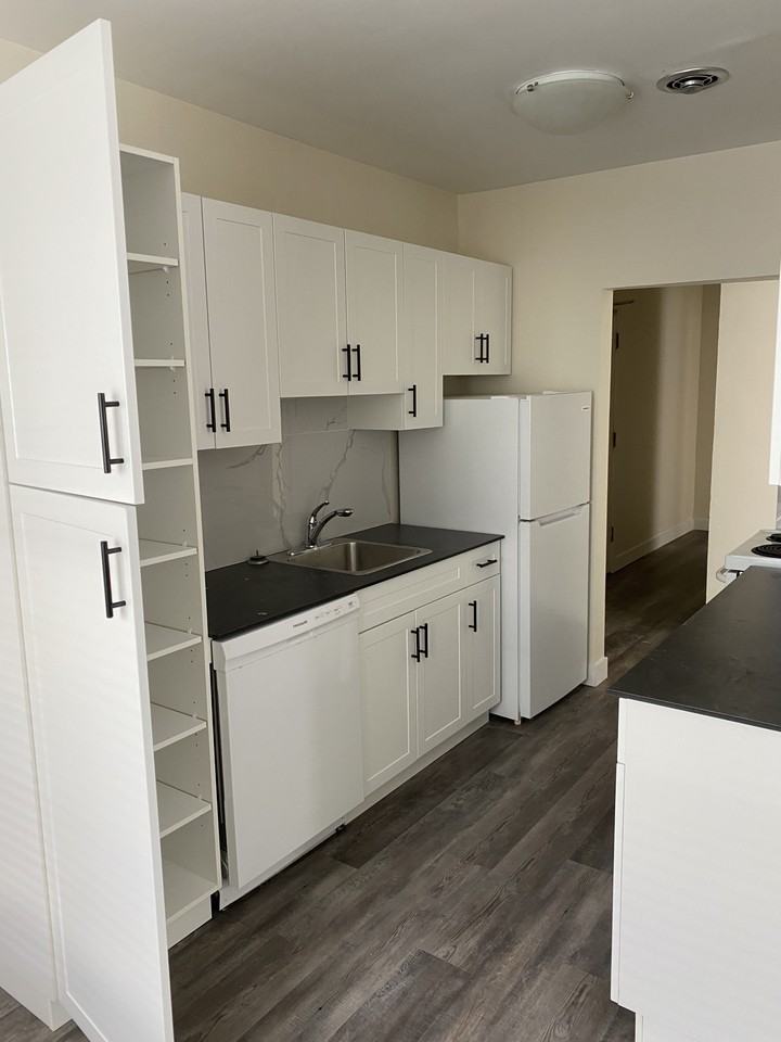 275 Nassau - Photo 6 of 11