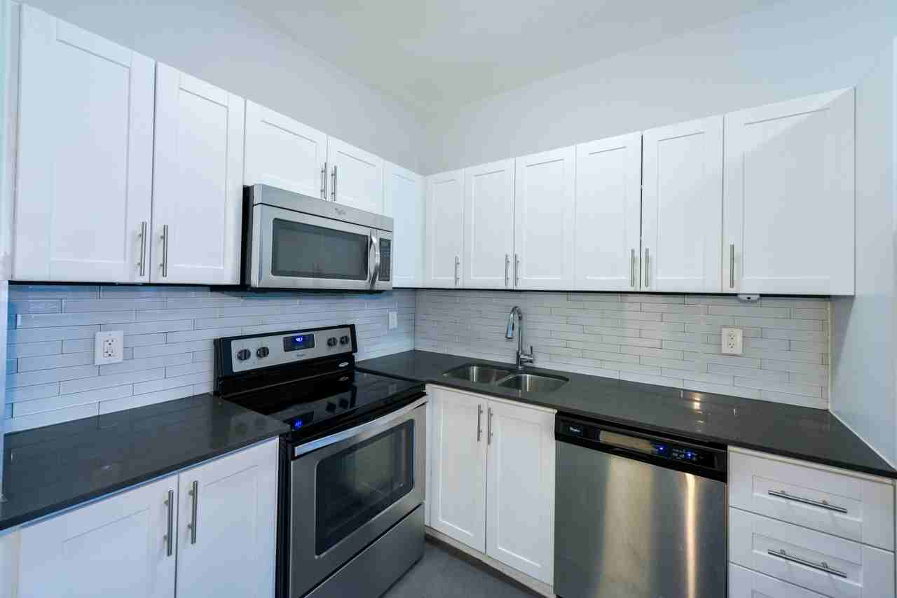 Cedarwood Suites - Photo 4 of 14