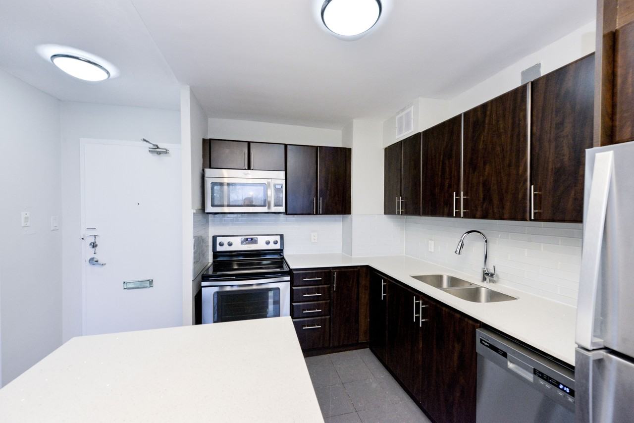 Almore Apartments - Photo 4 of 24