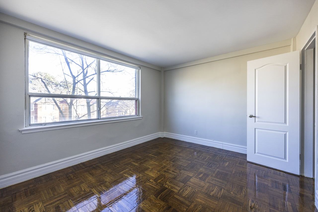 Ava Manor - Photo 5 of 23