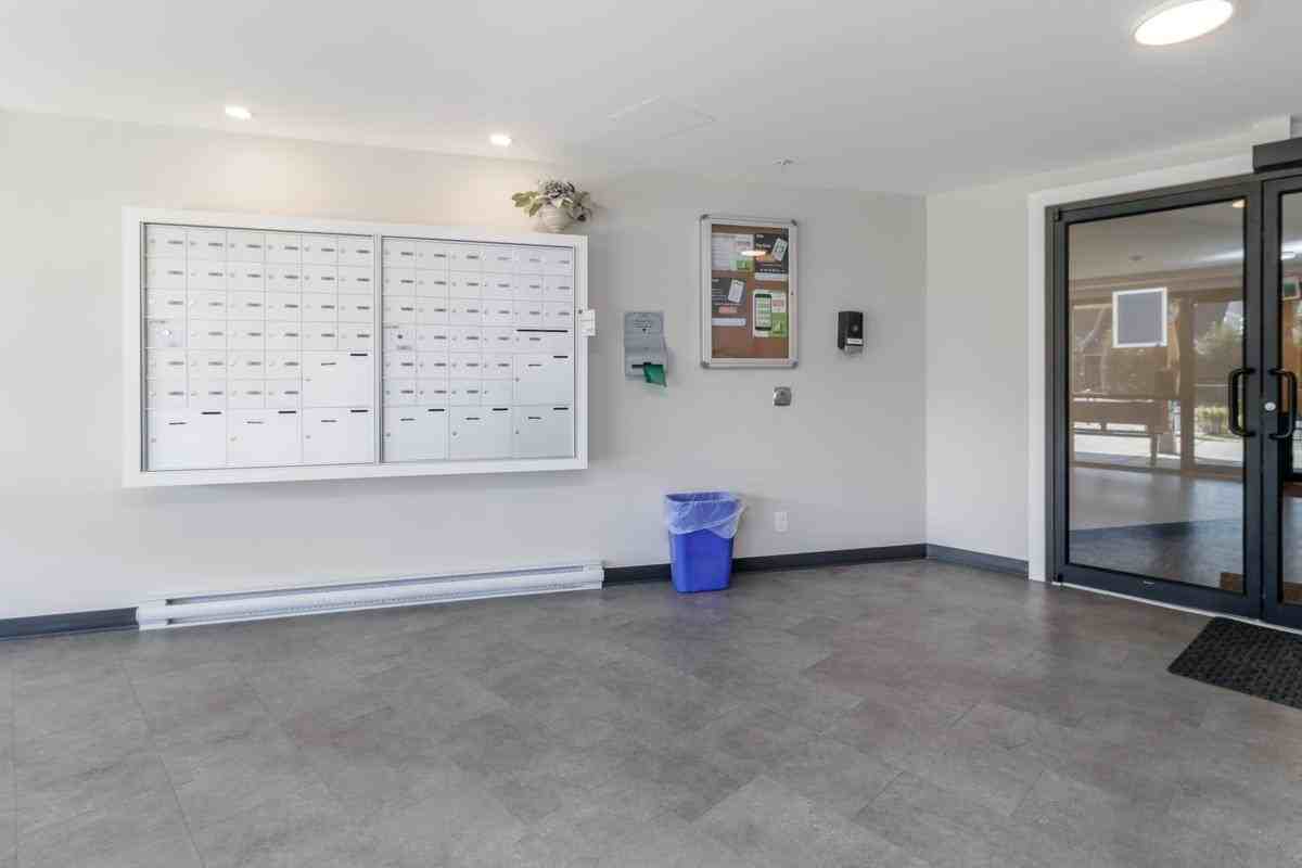 Arbutus Apartments - Photo 2 of 30