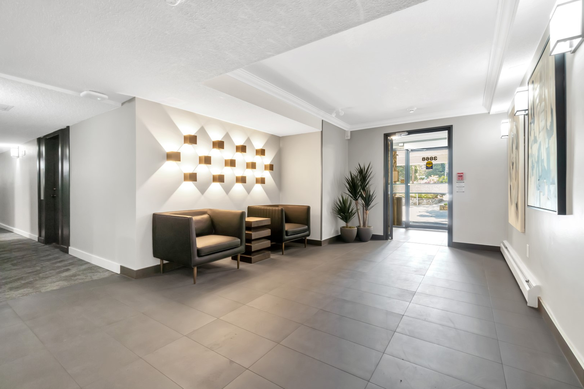 3868 Shelbourne St - Photo 2 of 13