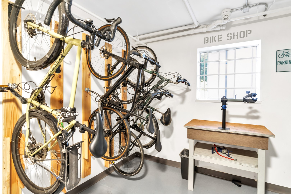 3868 Shelbourne St - Photo 6 of 13