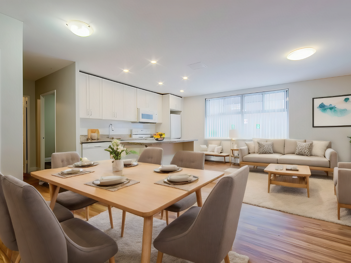 107 Redpath Avenue - Photo 5 of 12