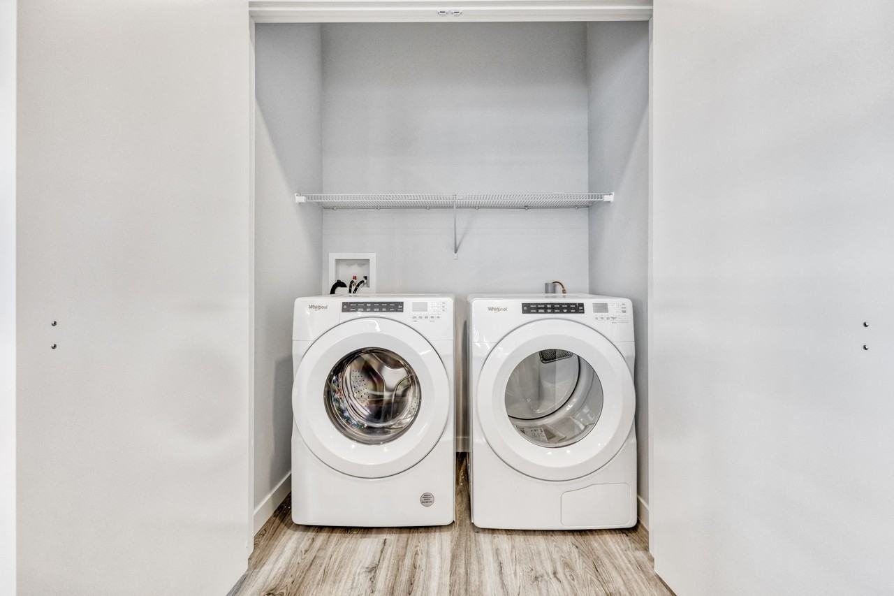 1033 Autumnwood Drive - Photo 3 of 28