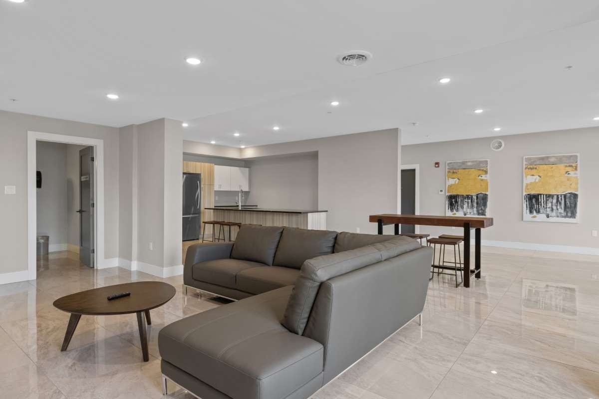 The Madison Bedford Apartments - Photo 4 of 13