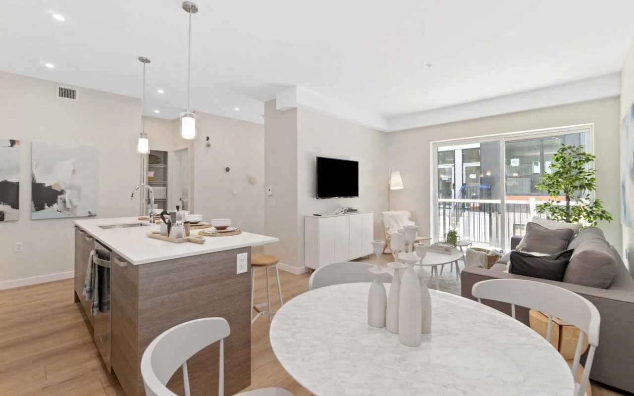 Hendry Place - Photo 4 of 10