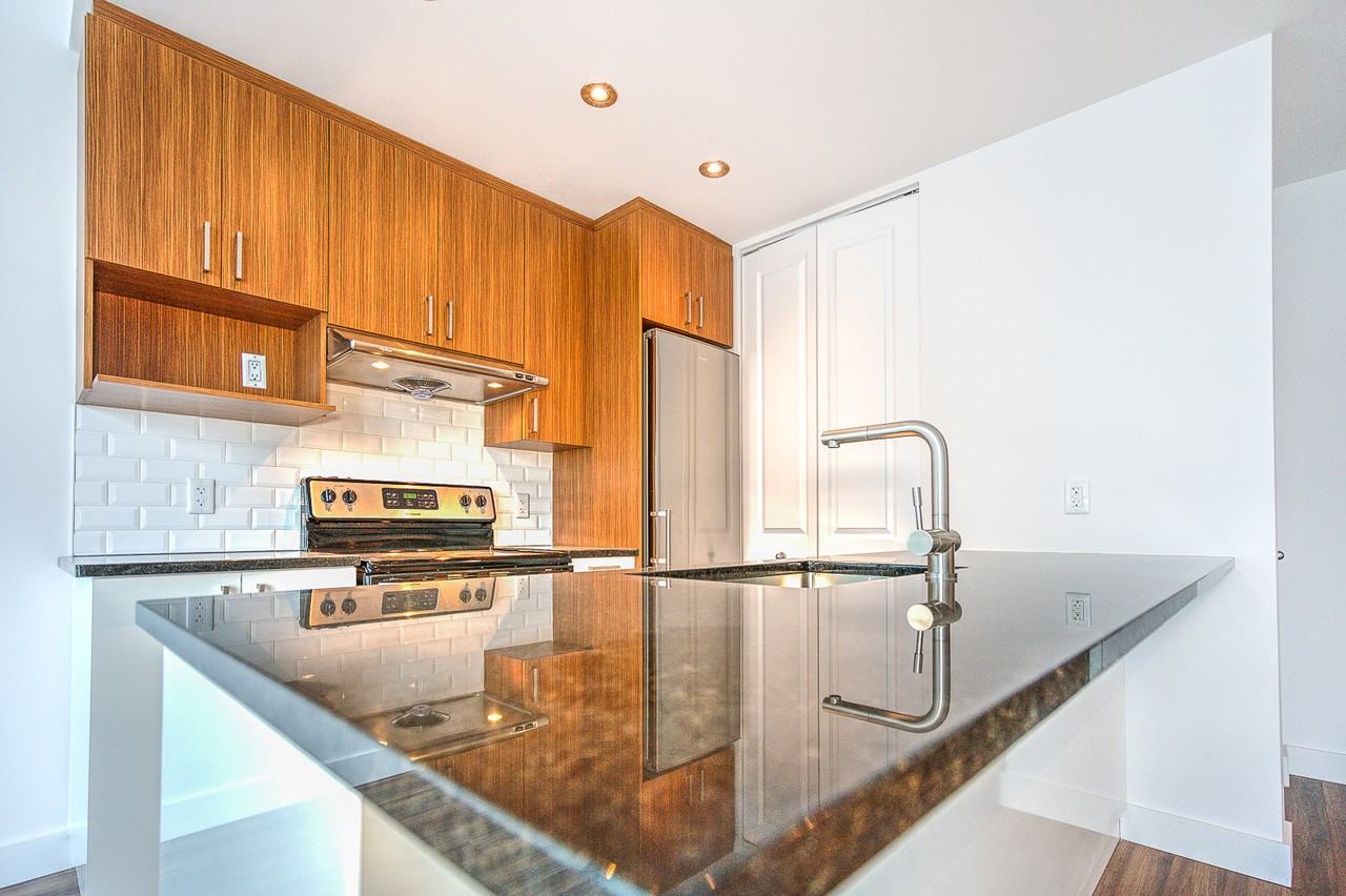 LIV Montreal - Photo 7 of 10