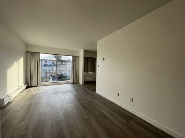 Parkside Apartments - Photo 7 of 35