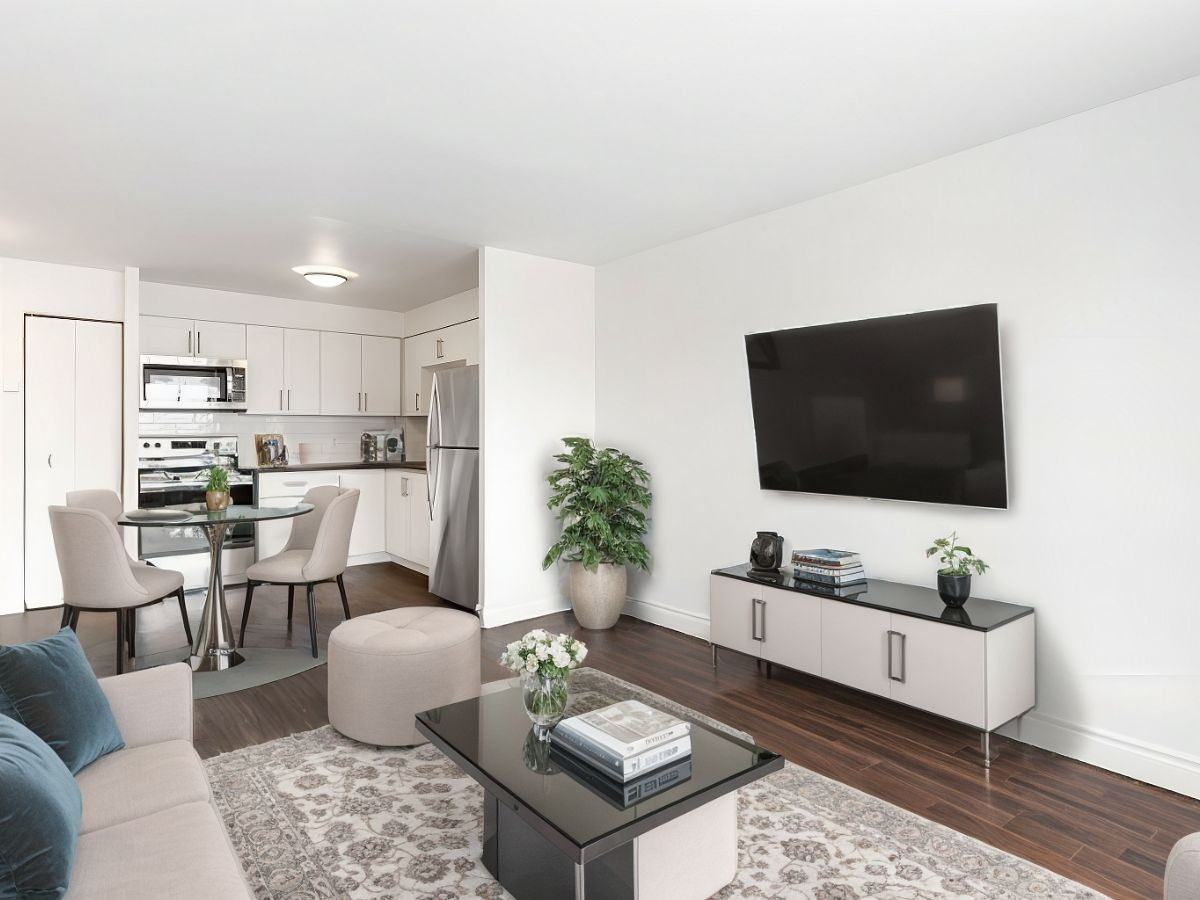 760 Laurier - Photo 2 of 9