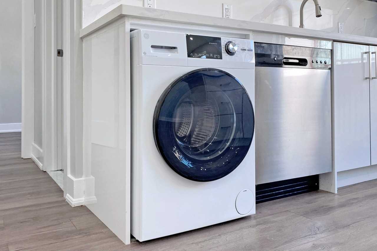 1566 Avenue Road & 312 Douglas Avenue (Just north of Lawerence Ave West) - Photo 2 of 50