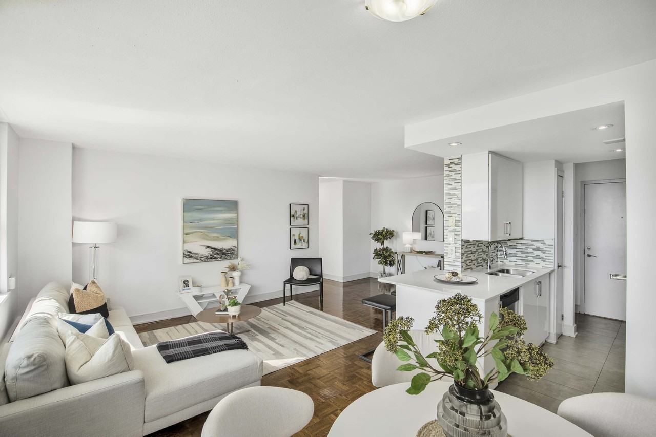 225 Davisville Avenue - Photo 5 of 26