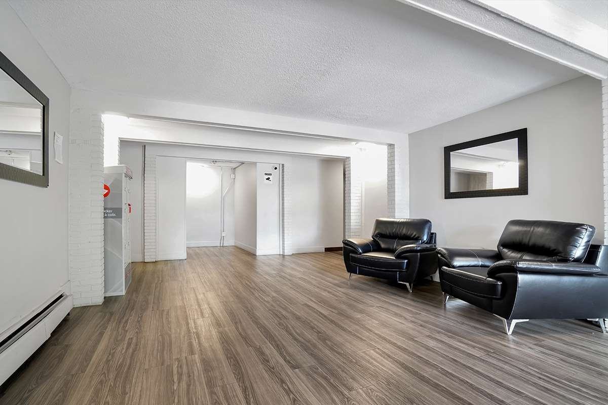 Chateau Delon Apartments - Photo 5 of 12