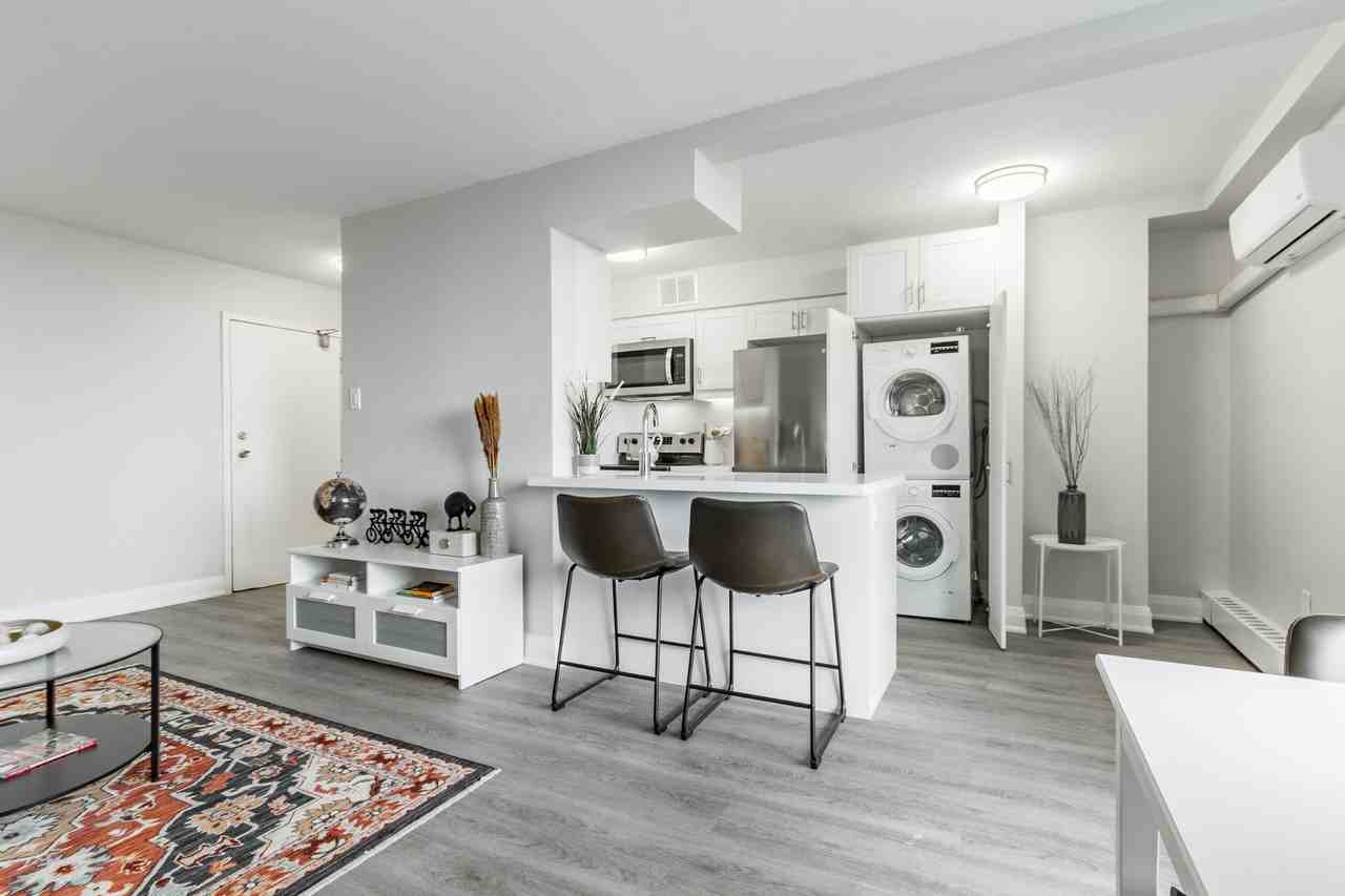 123 Charlton Avenue East - Photo 6 of 50