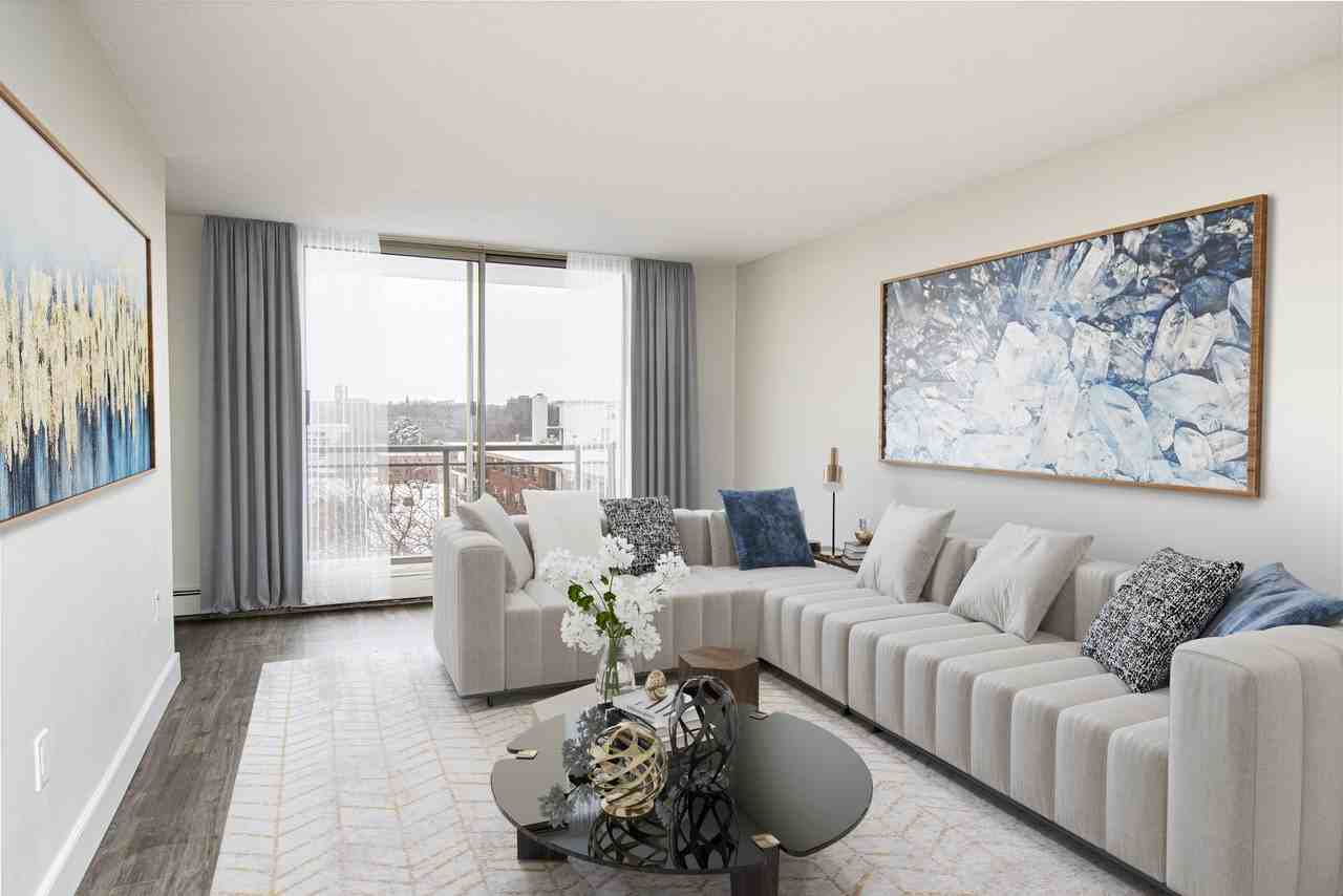 33 Richmond Street W - Photo 2 of 11