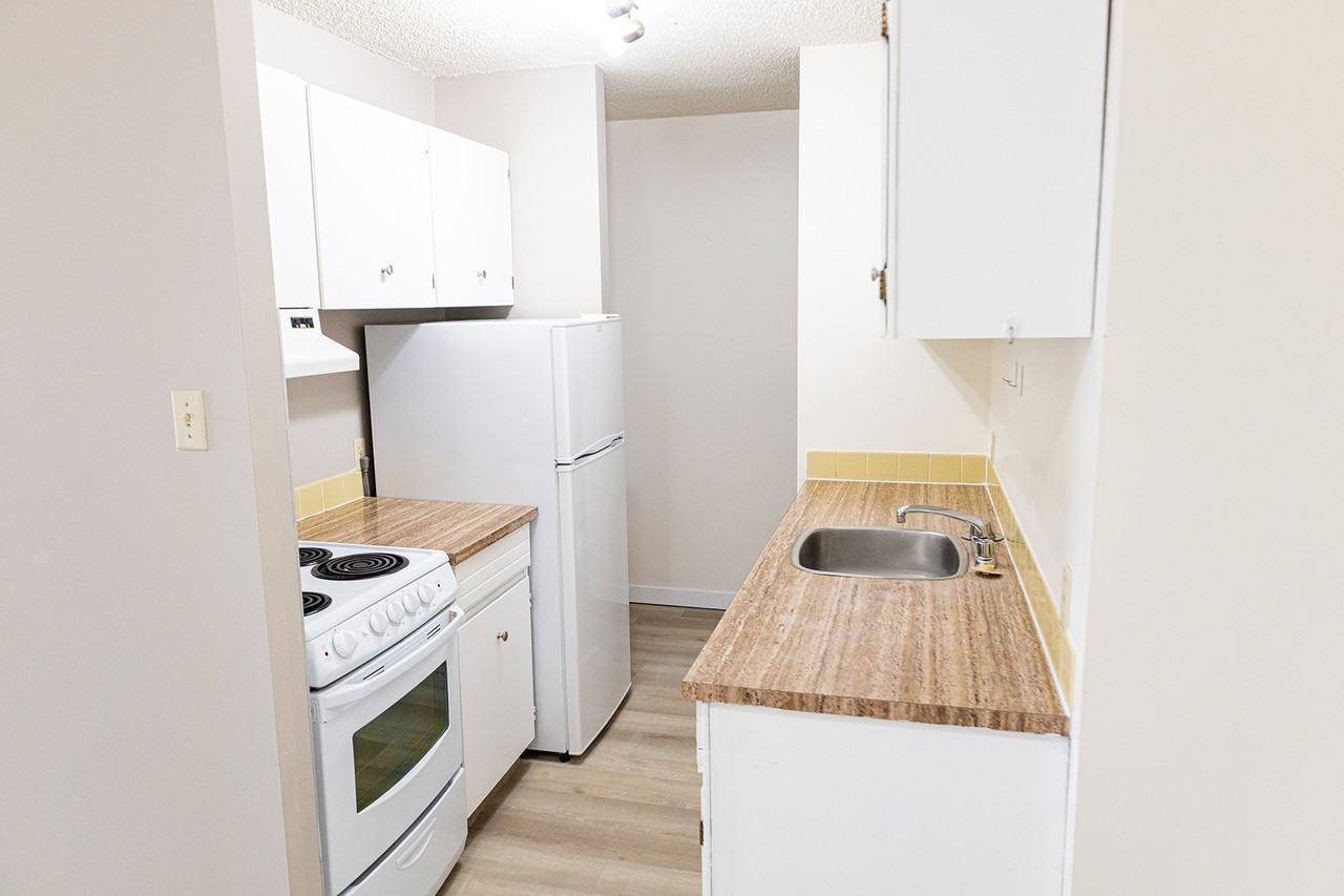 Dhillon Tower - Photo 6 of 13