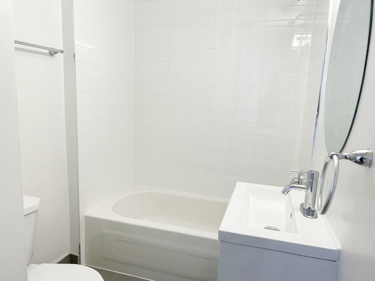 855 Jervis - Photo 7 of 10