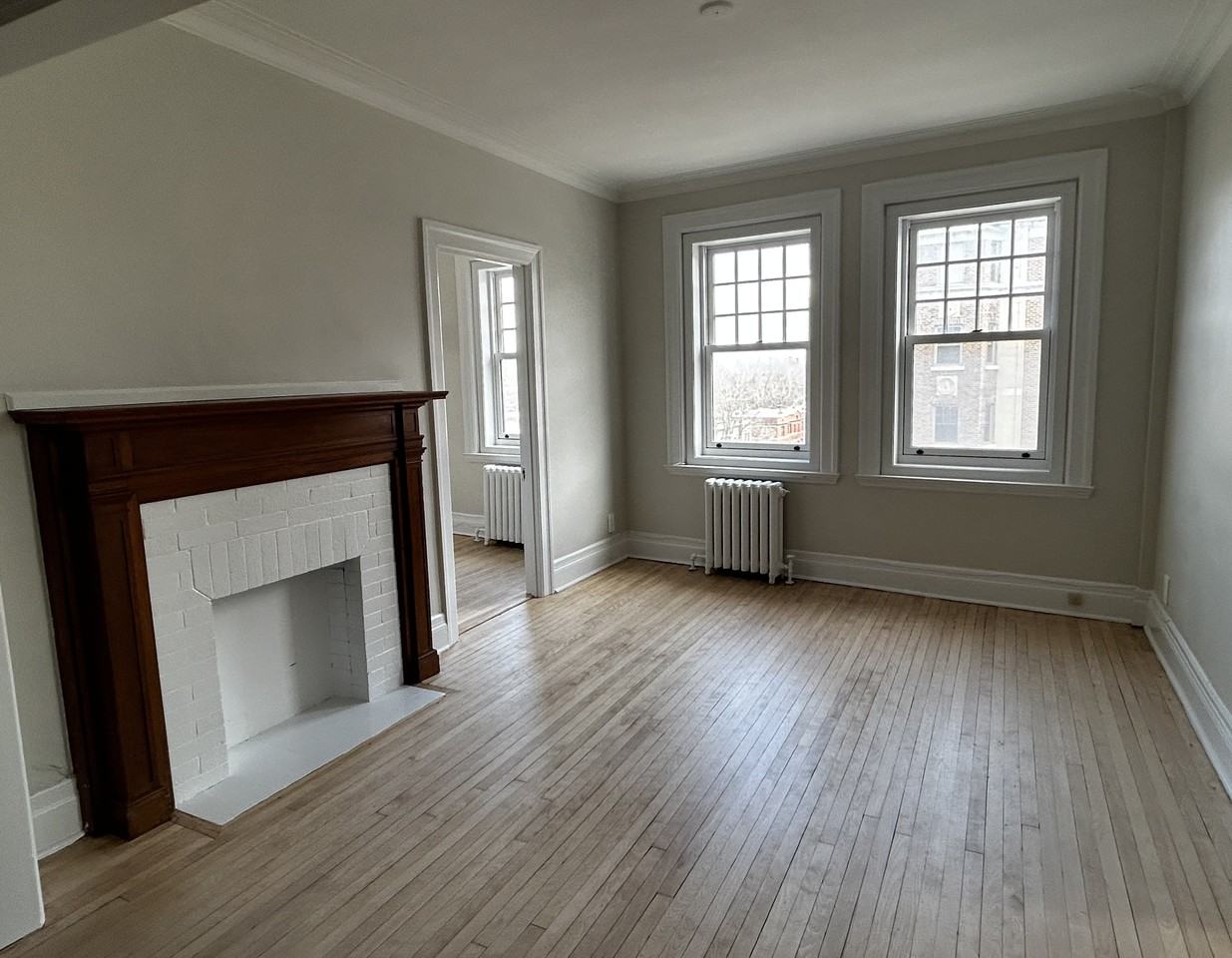 418 Claremont - Photo 6 of 9